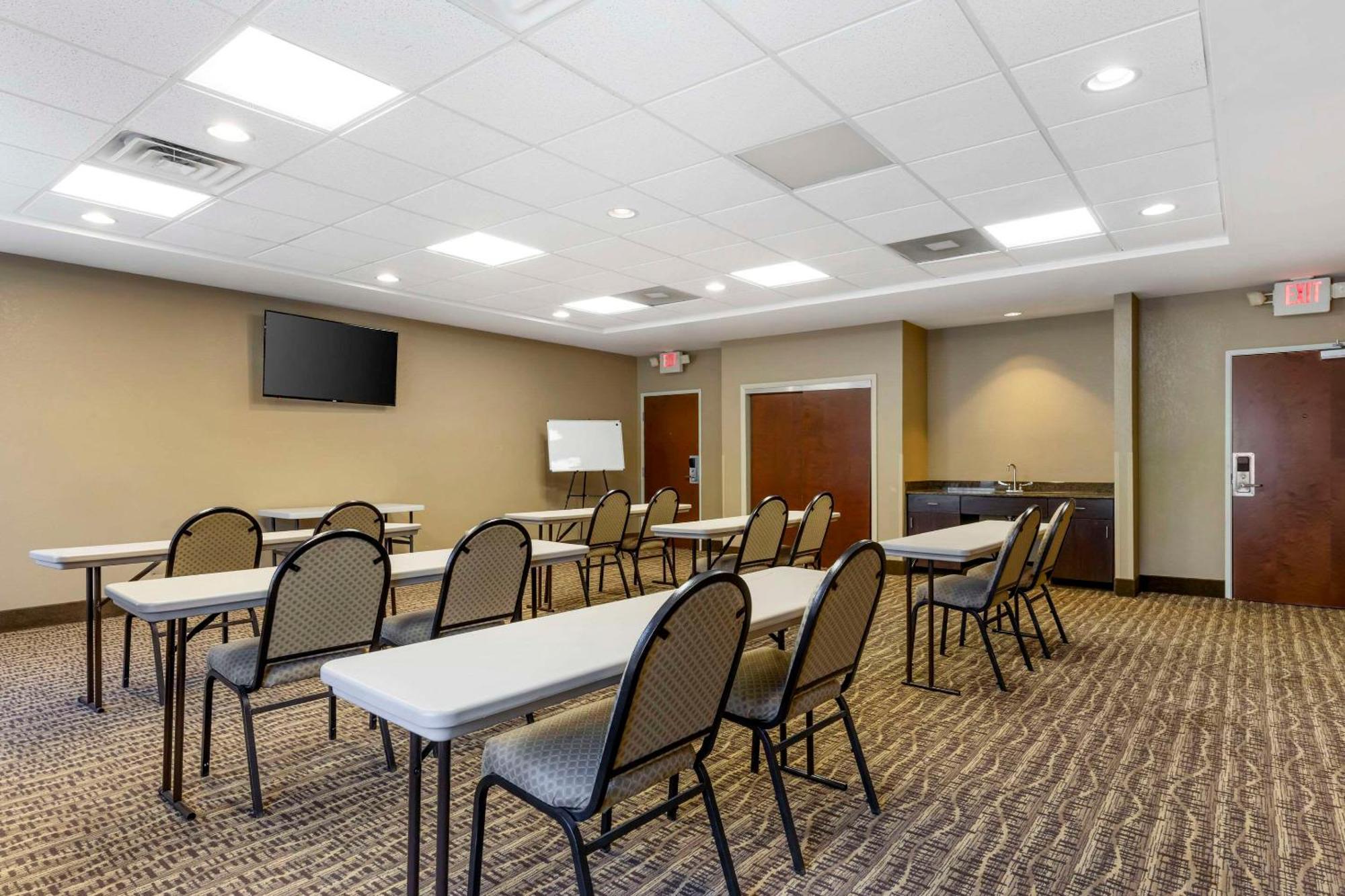 Comfort Inn & Suites Porter Near Indiana Dunes מראה חיצוני תמונה