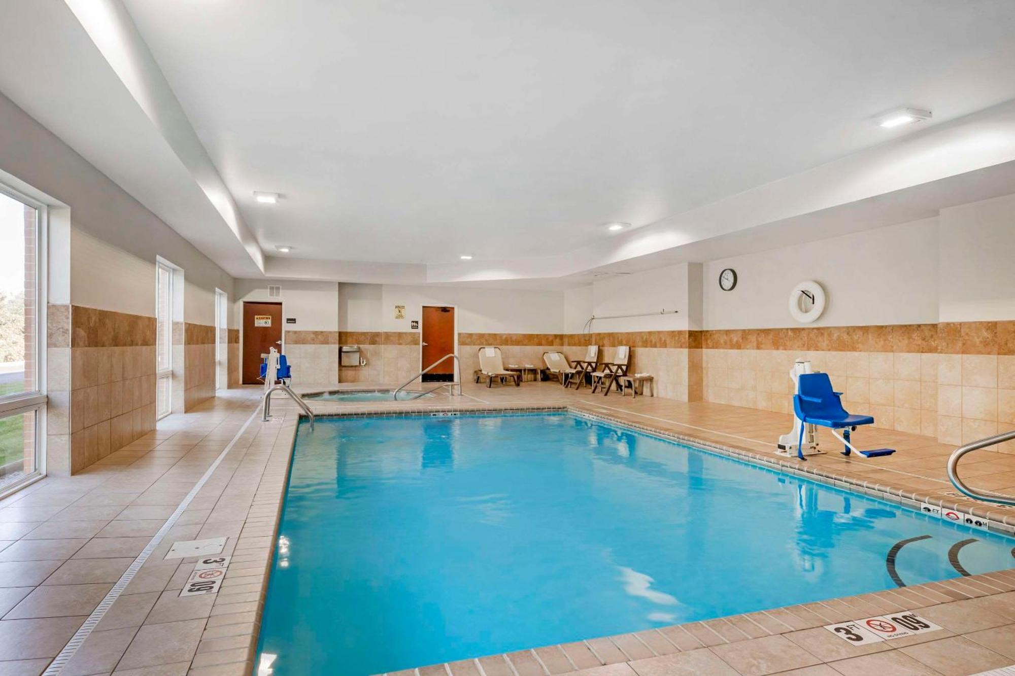Comfort Inn & Suites Porter Near Indiana Dunes מראה חיצוני תמונה